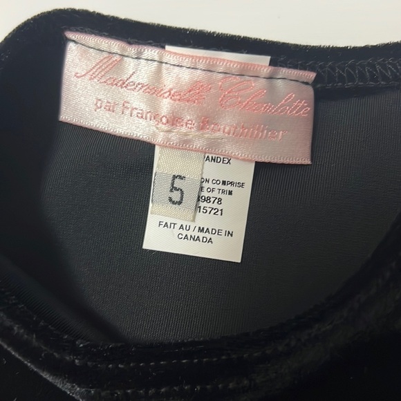 NWT: Black Velvet Top with Bows on Sleeves & Size 4 & 5 years - Picture 2 of 9